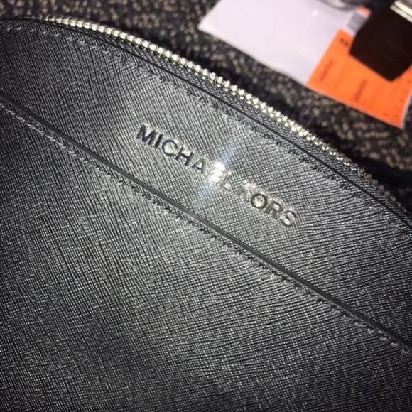 Michael Kors crossbody - Picture 2 of 4